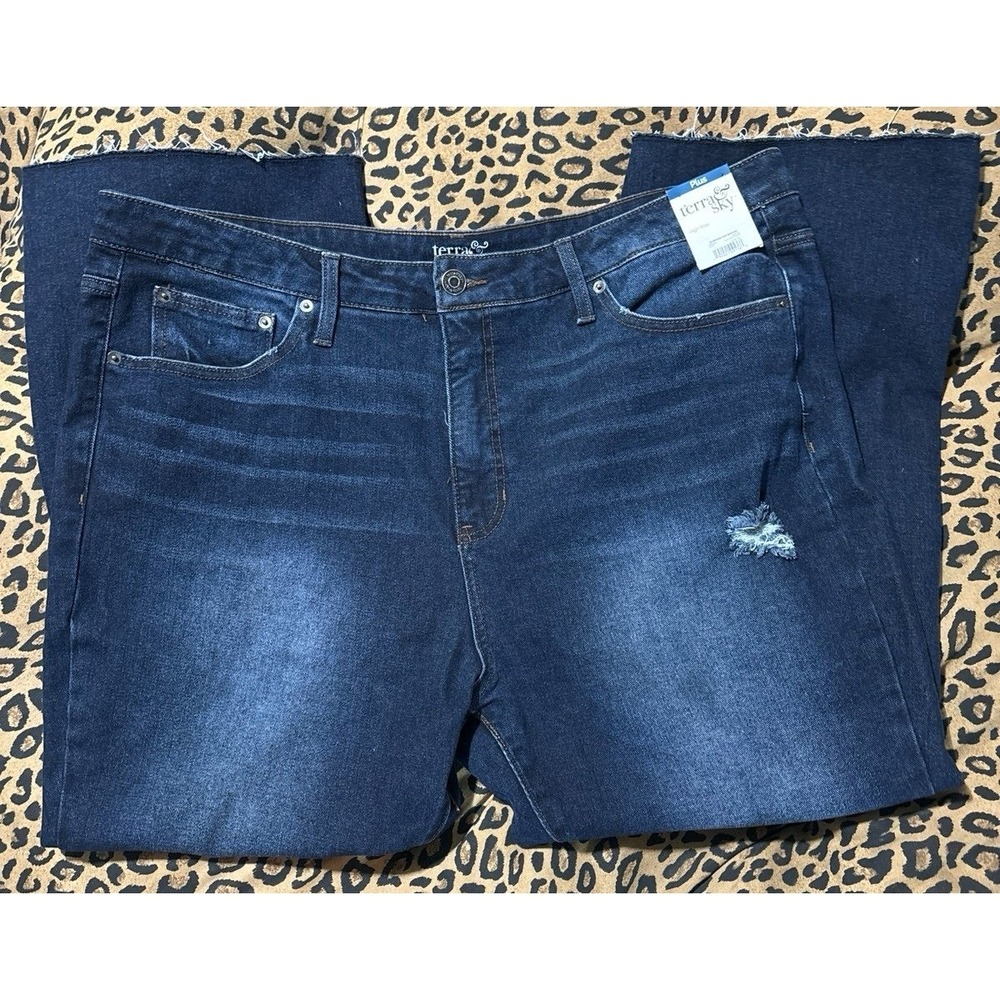 NEW Terra‎ & Sky Plus Size Dark Wash Distressed Ankle Crop Jeans, Size 20W